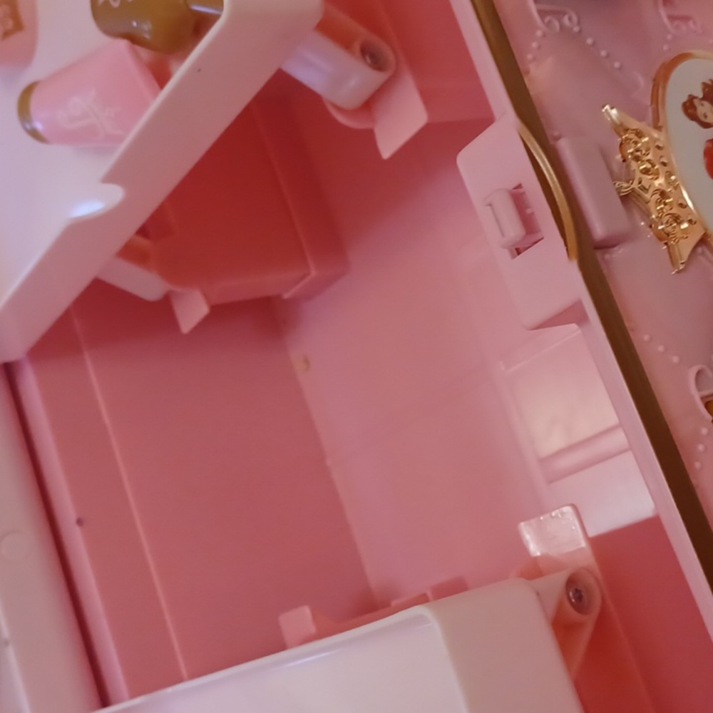 Disney Princess Travel Make up Case / Vanity - Picture 4 of 13